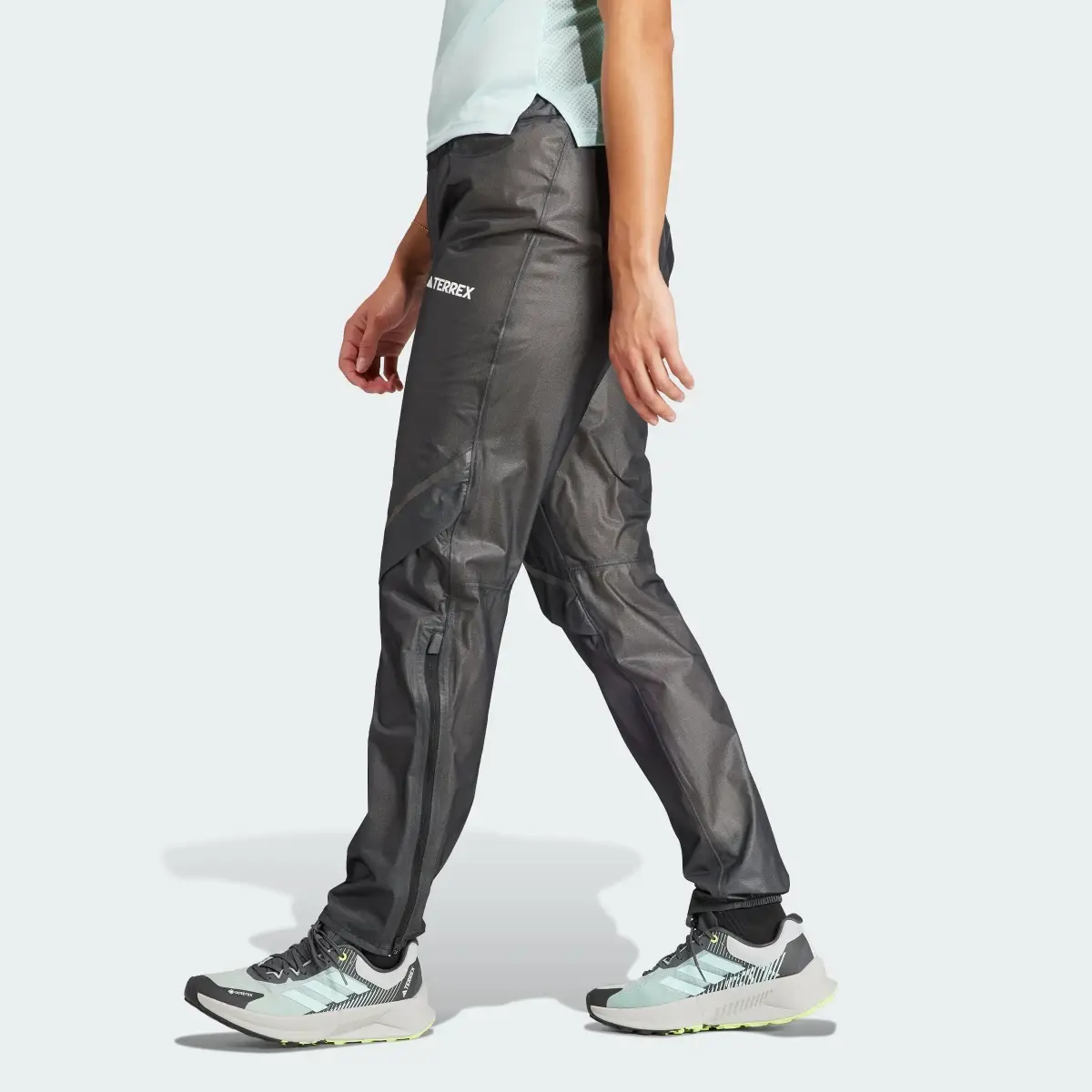 Adidas Pantalón impermeable Terrex Xperior Light 2.5-Layer. 2