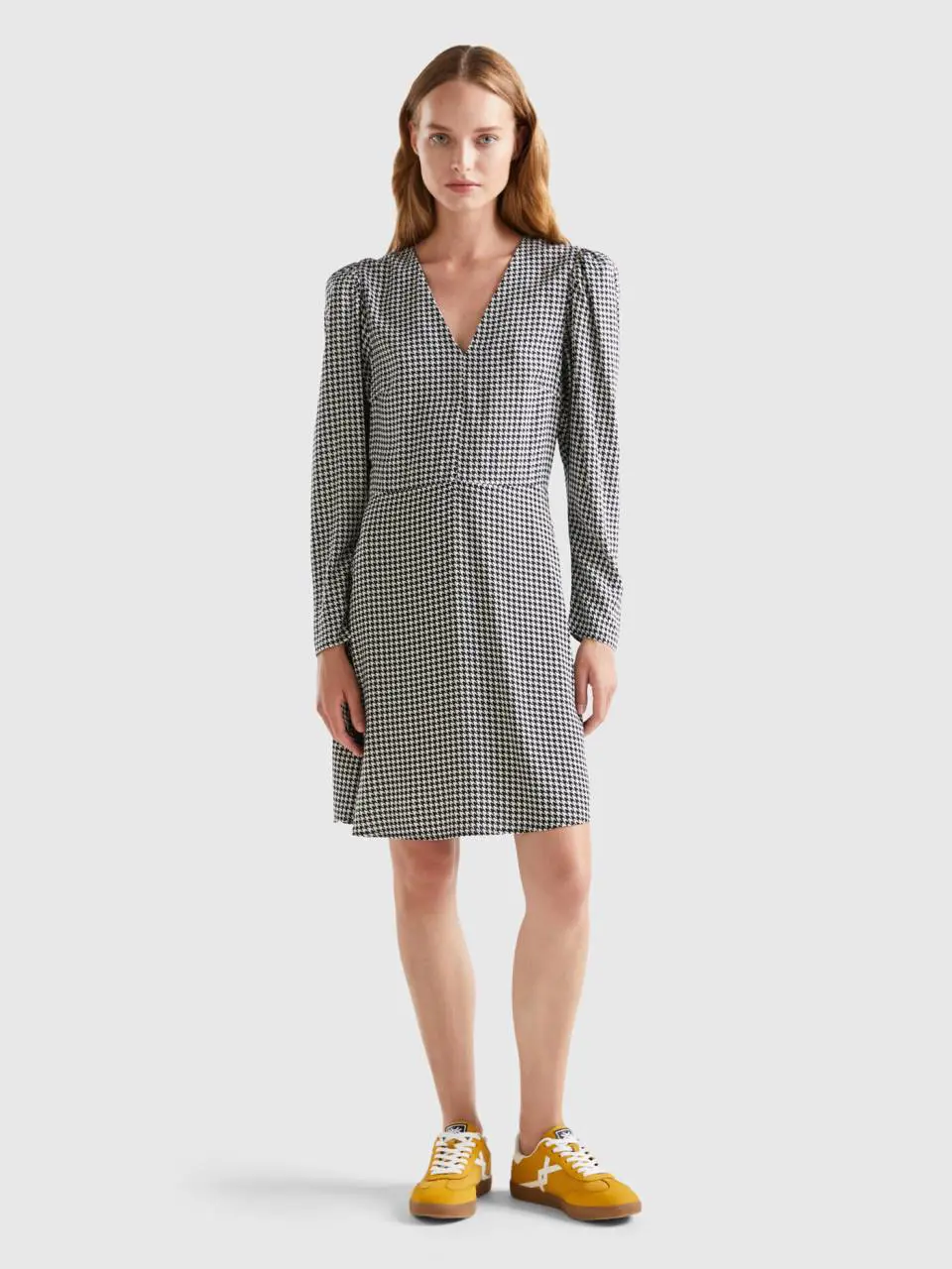 Benetton patterned dress in sustainable viscose. 1