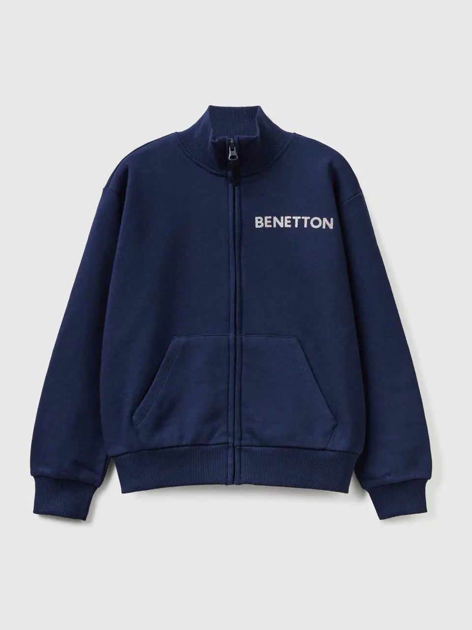 Benetton sweatshirt with zip and collar. 1