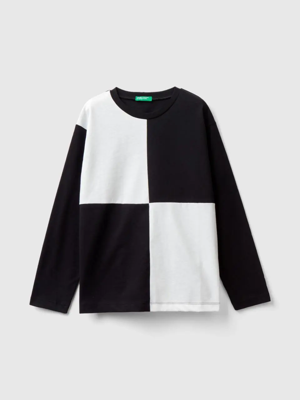 Benetton t-shirt with maxi check. 1