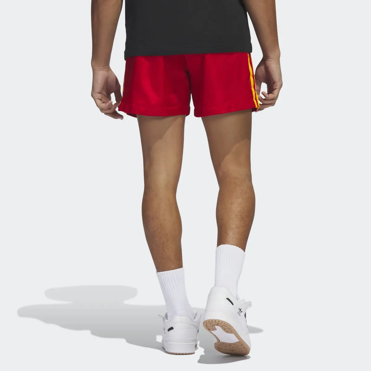 Adidas Shorts Tejidos. 2