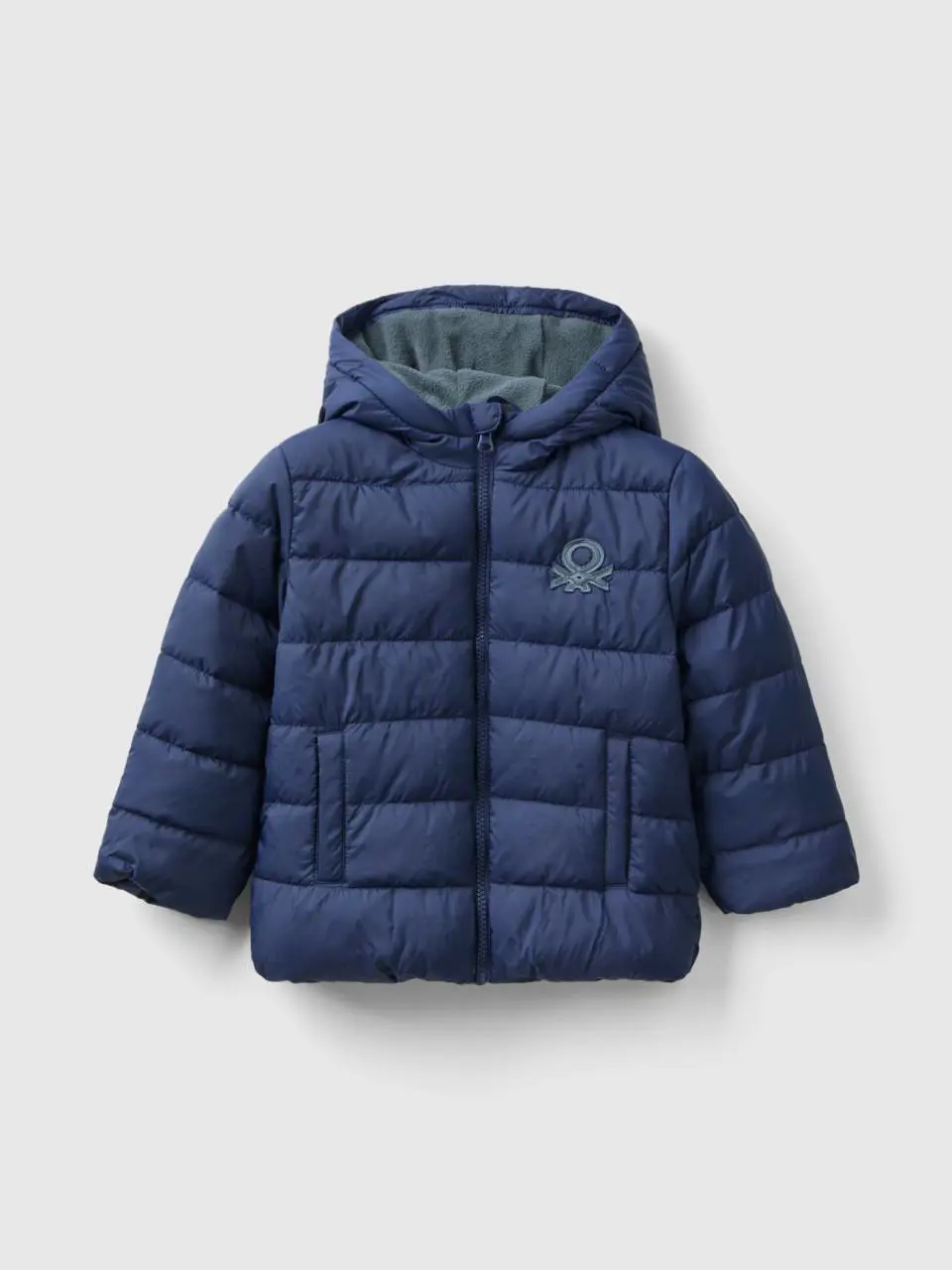 Benetton puffer jacket with hood and logo. 1