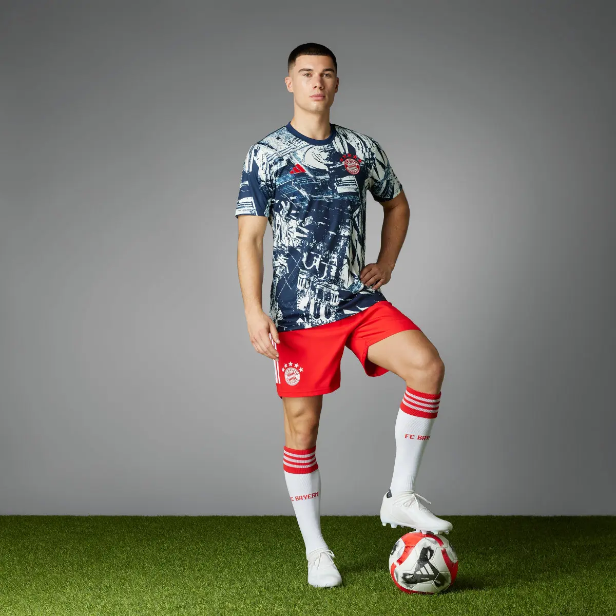 Adidas Maillot d’échauffement FC Bayern. 2