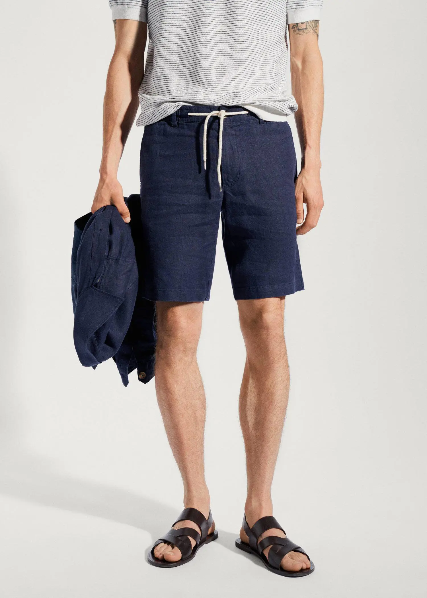 Mango Bermudashorts aus 100 % Leinen mit Kordel. 2