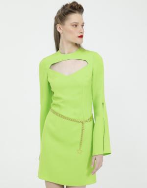 Kare Yakalı Kol Yırtmaçlı Zincir Kemer Detaylı Yeşil Mini Elbise