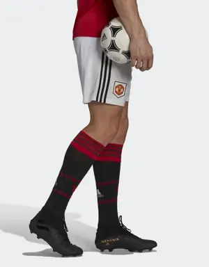 Adidas Manchester United 22/23 Home Shorts. 3 Adidas Manchester United 22/23 Home Shorts. 3