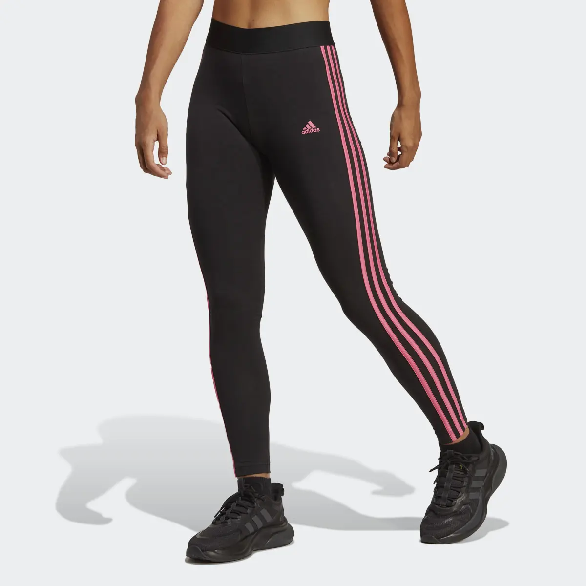 Adidas Legging LOUNGEWEAR Essentials 3-Stripes. 1