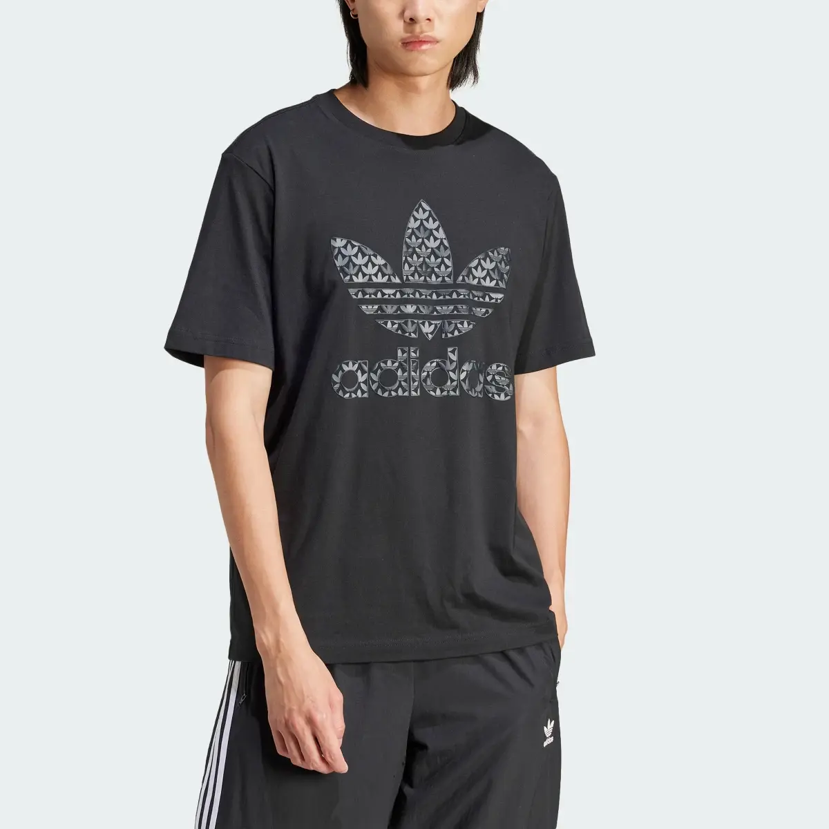 Adidas T-shirt graphique monogramme classique. 1