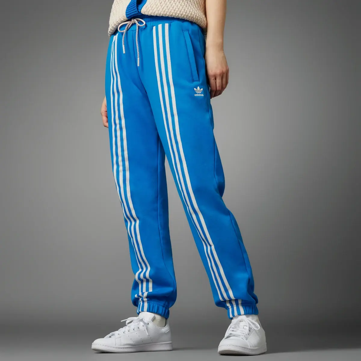 Adidas Adicolor 70s 3-Stripes Sweatpants. 1
