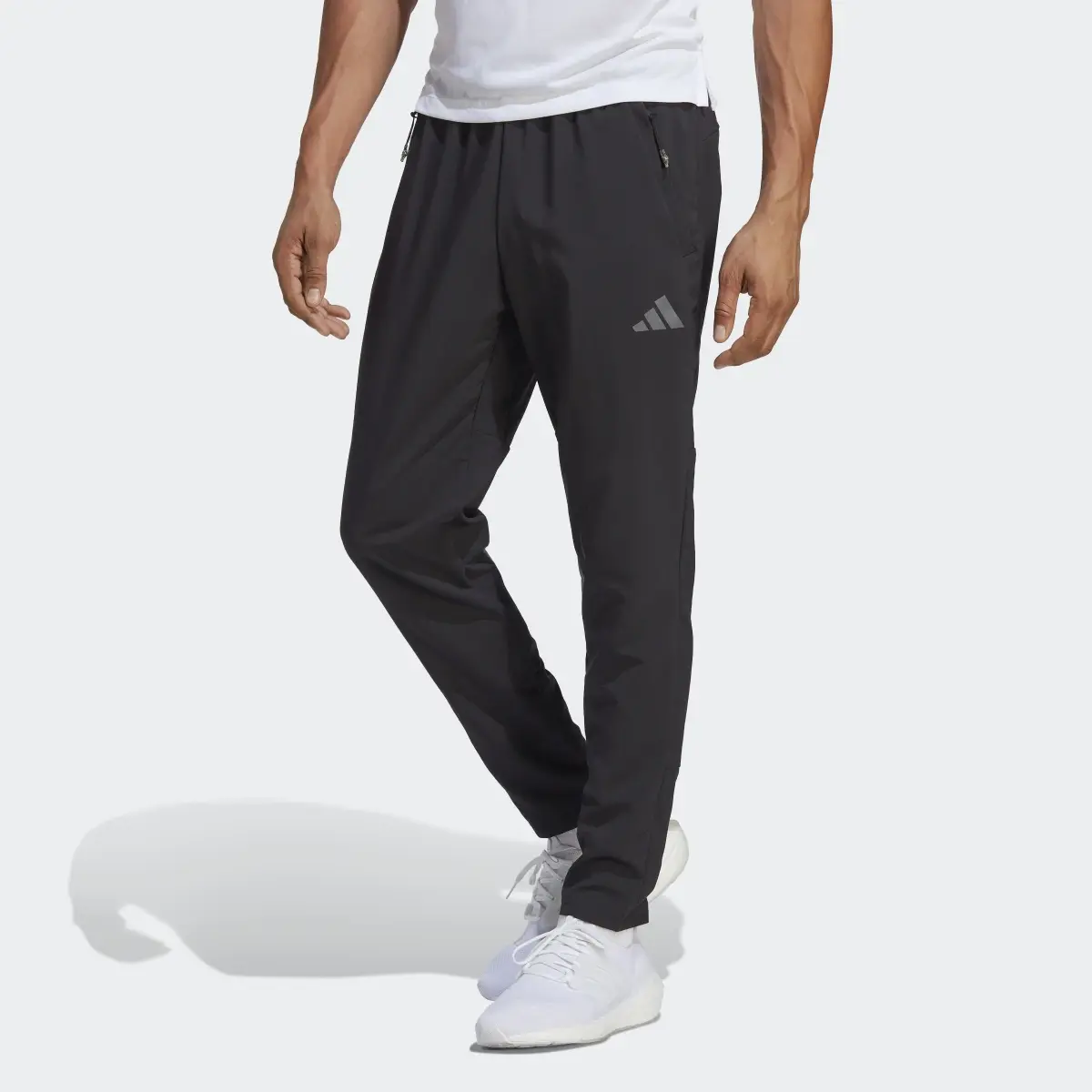 Train Essentials Seasonal Woven Training Pants