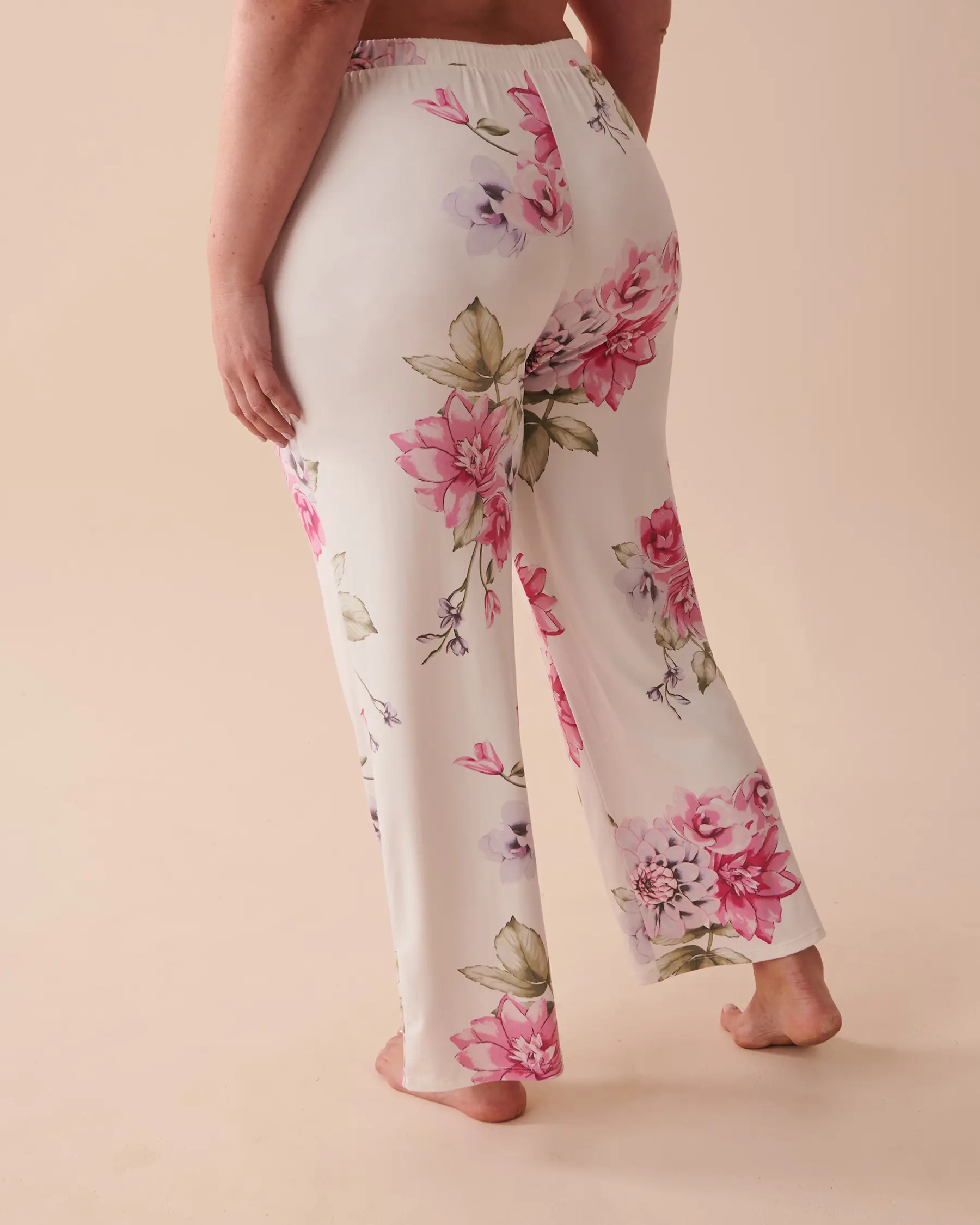 La Vie en Rose Floral Super Soft Pajama Pants. 2