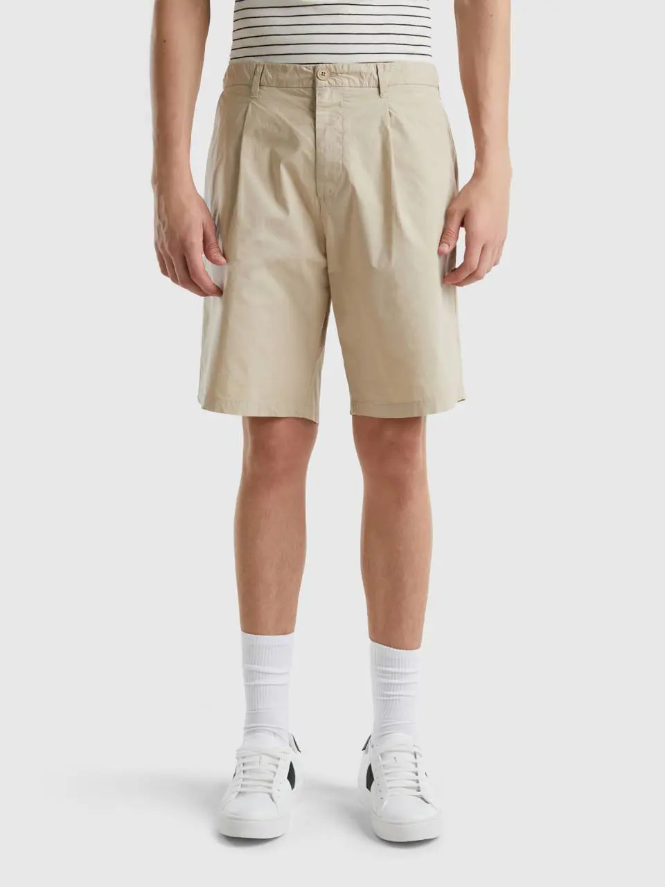 Benetton shorts with pleats. 1