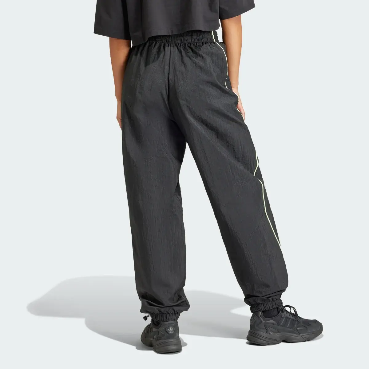 Adidas Pantalon Parachute ample. 2