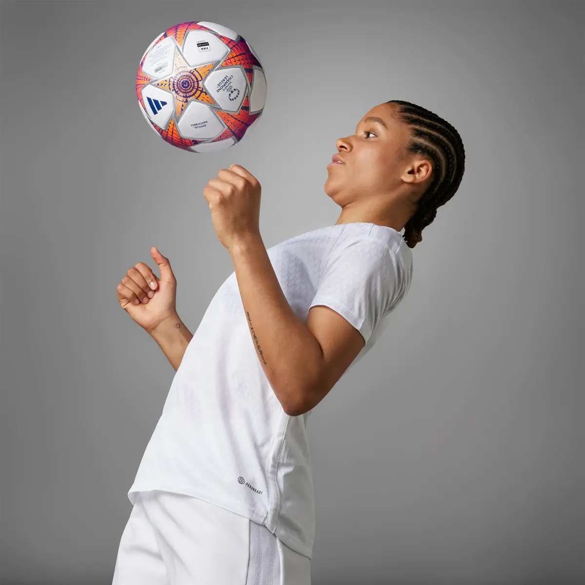 Adidas UWCL PRO BALL. 3