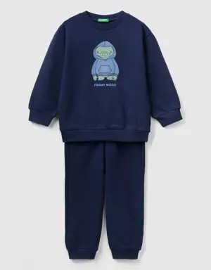 sweatshirt and pants set