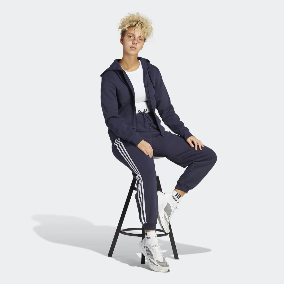 Adidas Essentials 3-Streifen French Terry Loose-Fit Hose. 3