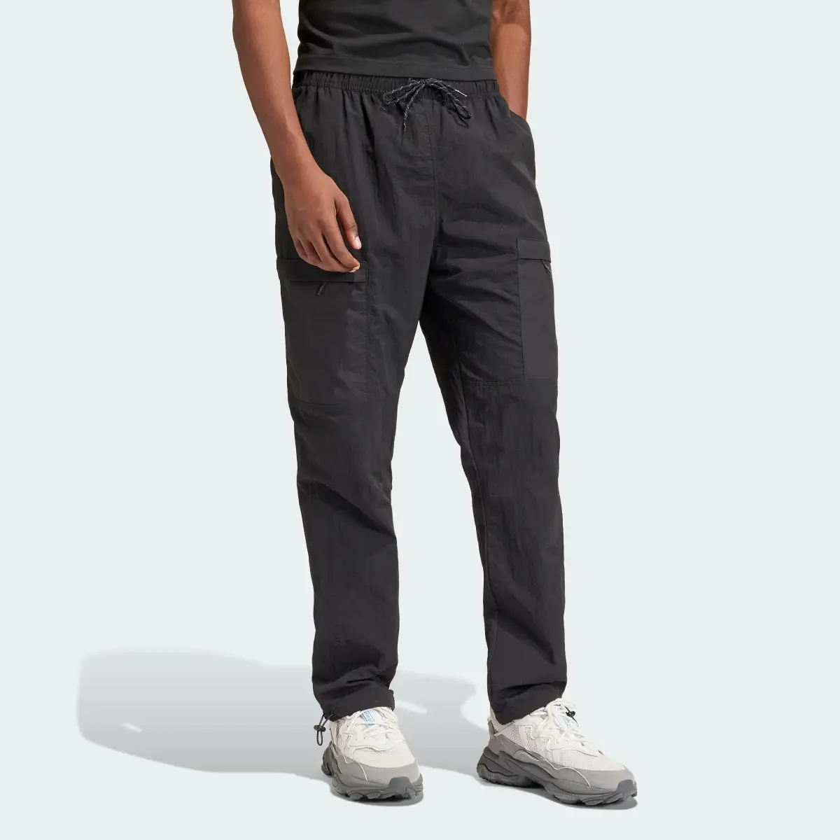 Adidas Pantaloni Cargo. 2