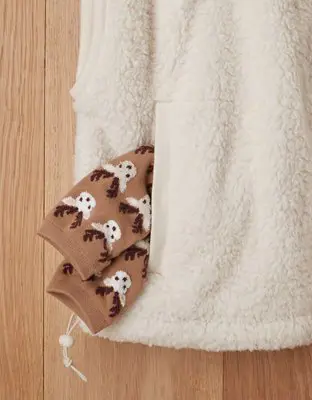 American Eagle Reindeer Crew Sock. 2 American Eagle Reindeer Crew Sock. 2