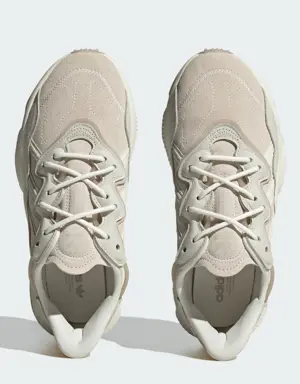 Adidas OZWEEGO Shoes. 3
