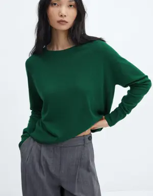 Fine-knit round-neck sweater