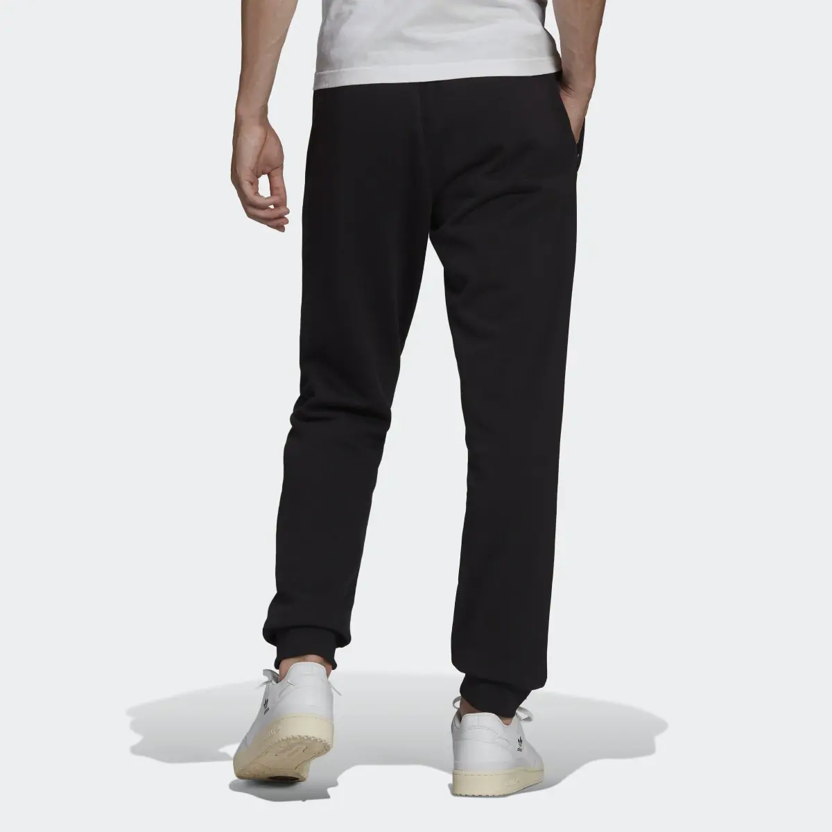 Adidas Adicolor Essentials Trefoil Pants. 2