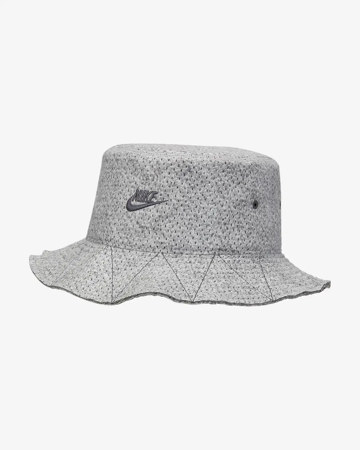 Nike Forward Bucket Hat. 1