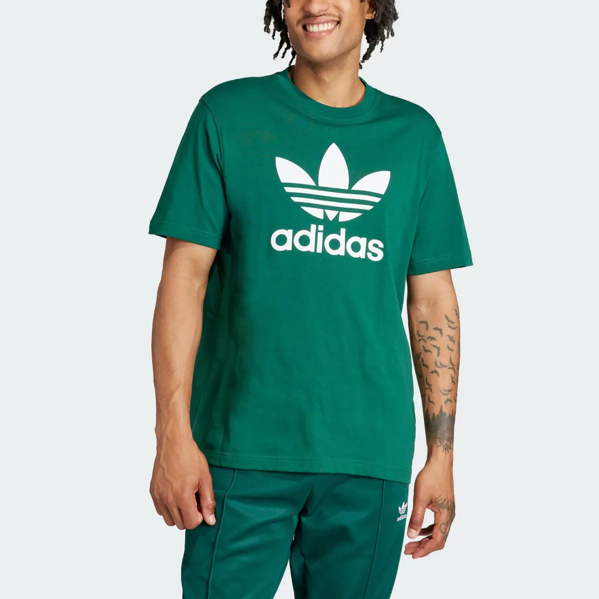 Adidas Adicolor Trefoil Tee. 1