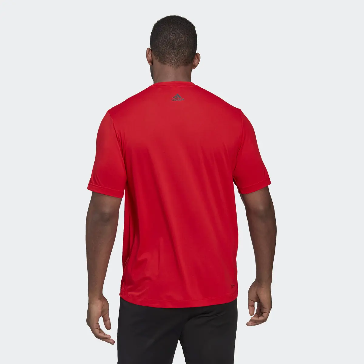 Adidas T-shirt de Treino Big Badge of Sport. 3