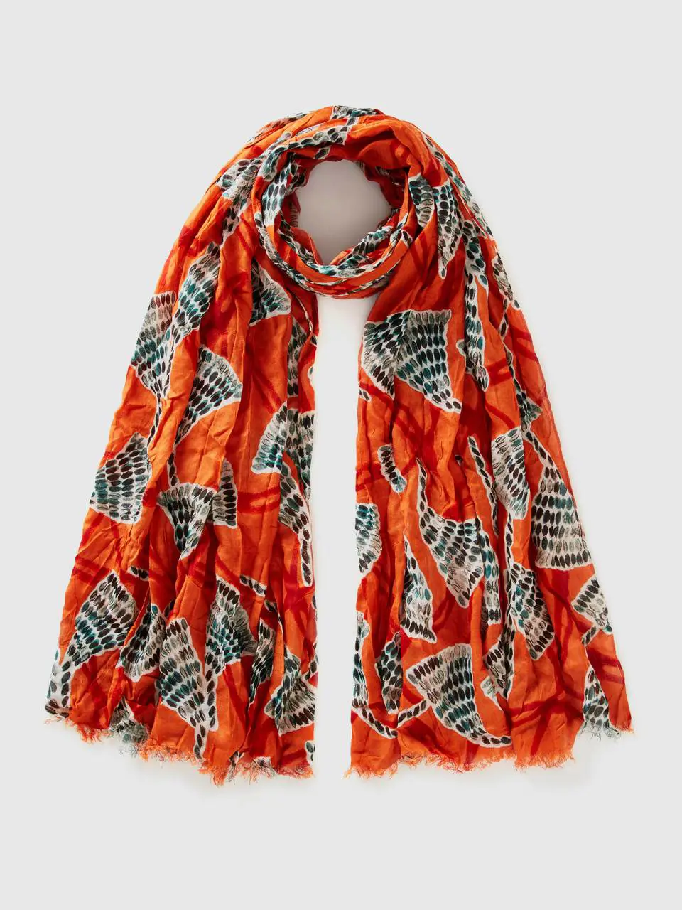 Benetton patterned scarf in sustainable viscose. 1