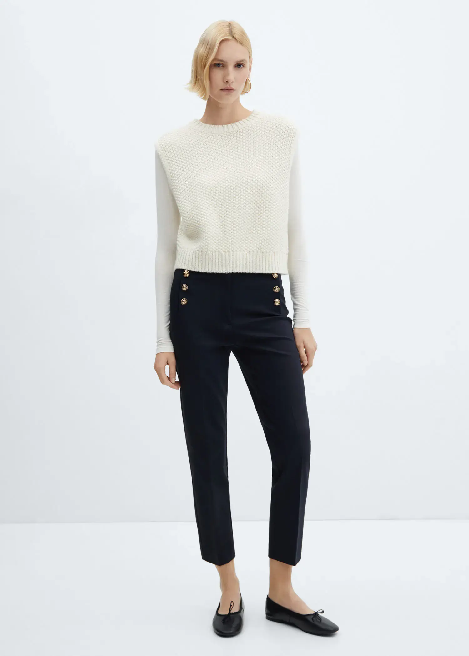 Mango Cropped button trousers. 2