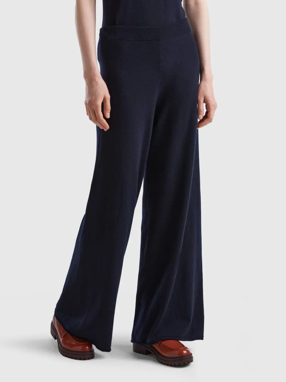 Benetton dark blue wide leg trousers in cashmere and wool blend. 1