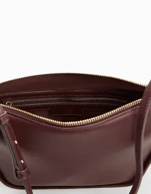 Shoulder bag with buckle