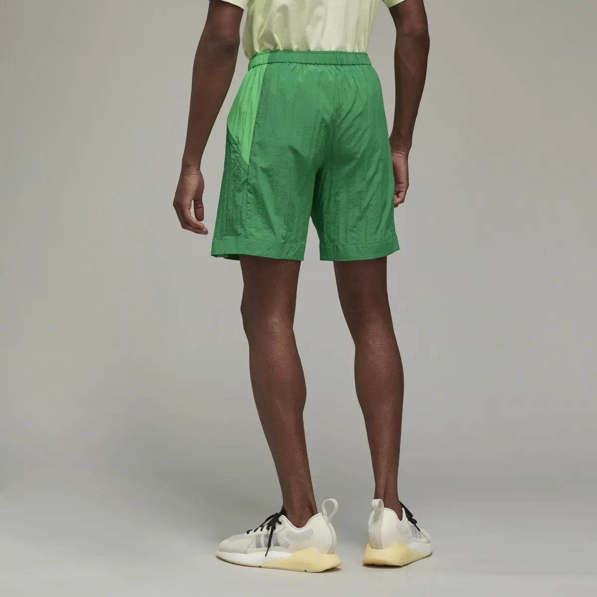 Adidas Shorts Classic Light Shell. 3