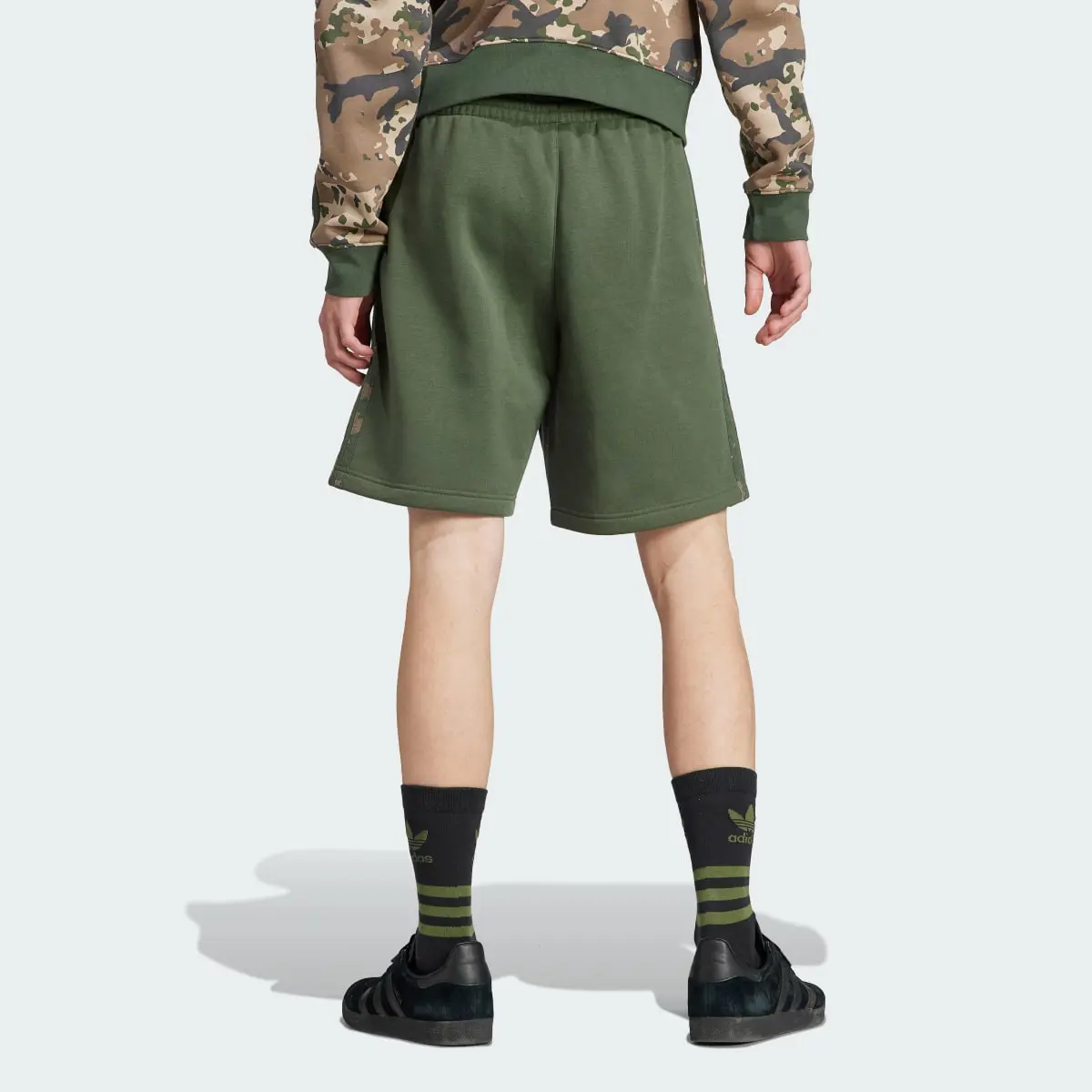 Adidas Shorts Estampados Camo Stripe. 2