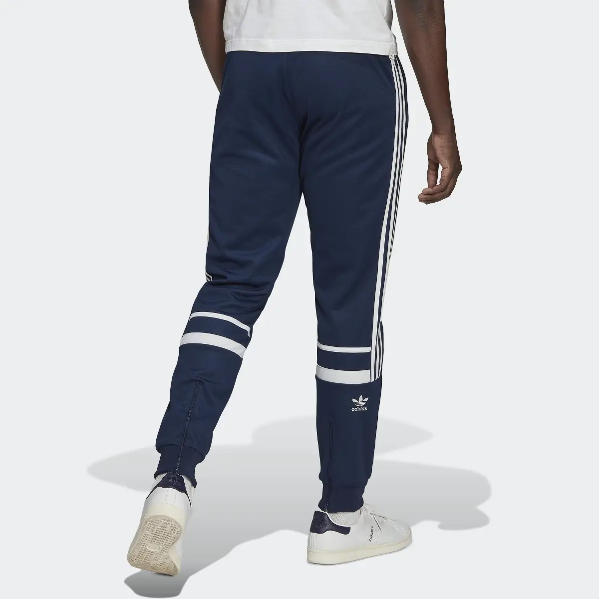 Adidas Adicolor Classics Cut Line Pants. 2