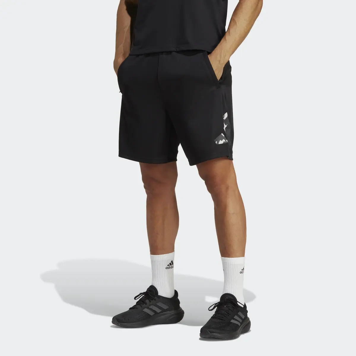 Adidas Pantalón corto Train Essentials Seasonal Training. 1