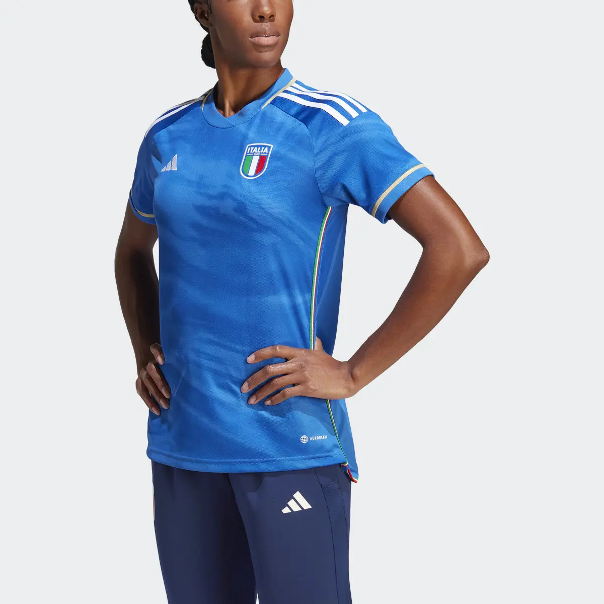 Adidas Camisola Principal 23 da Seleção Feminina da Itália. 1