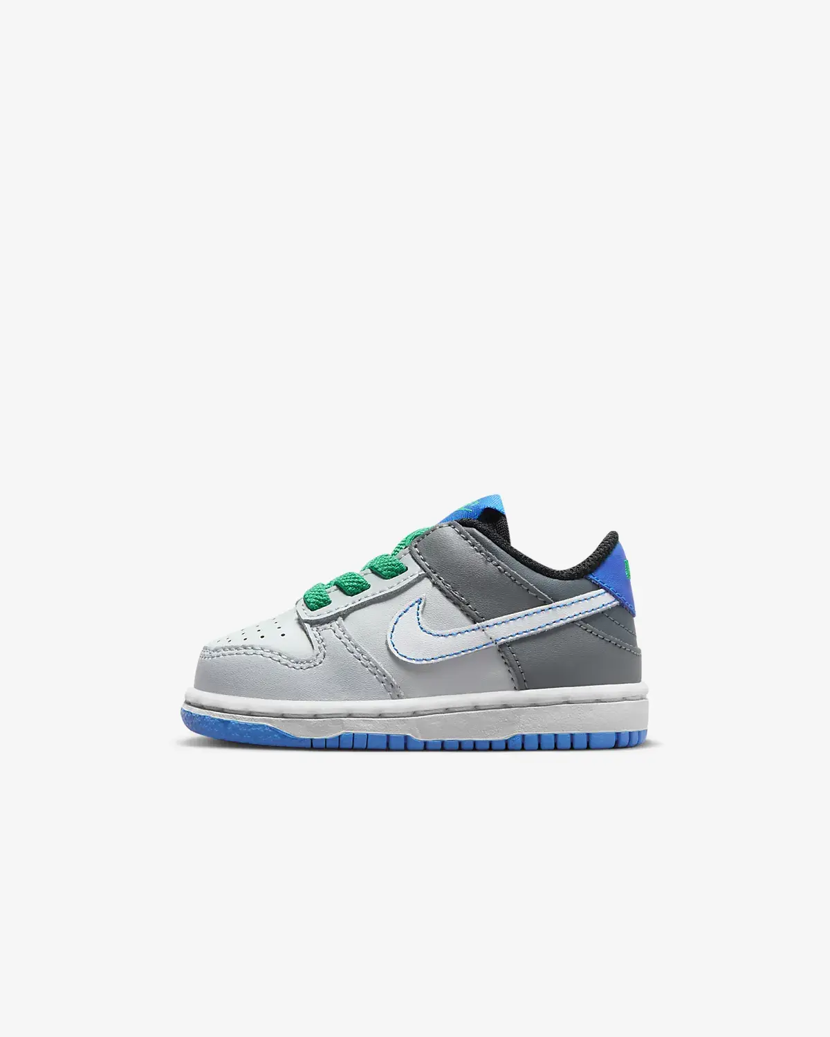 Nike Dunk Low. 1