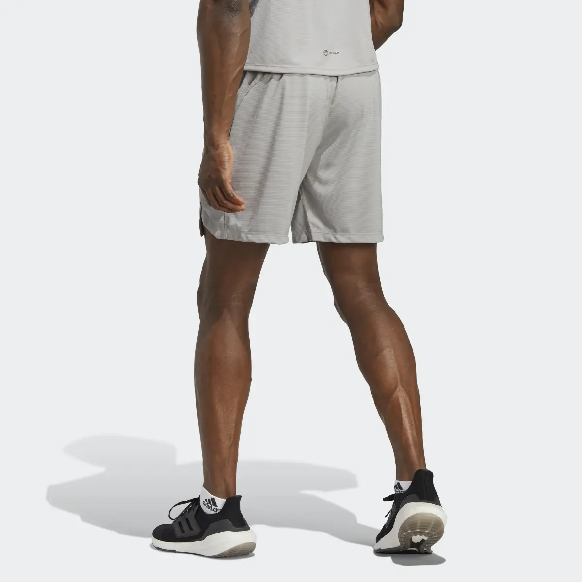 Adidas Short imprimé en PU Workout. 2