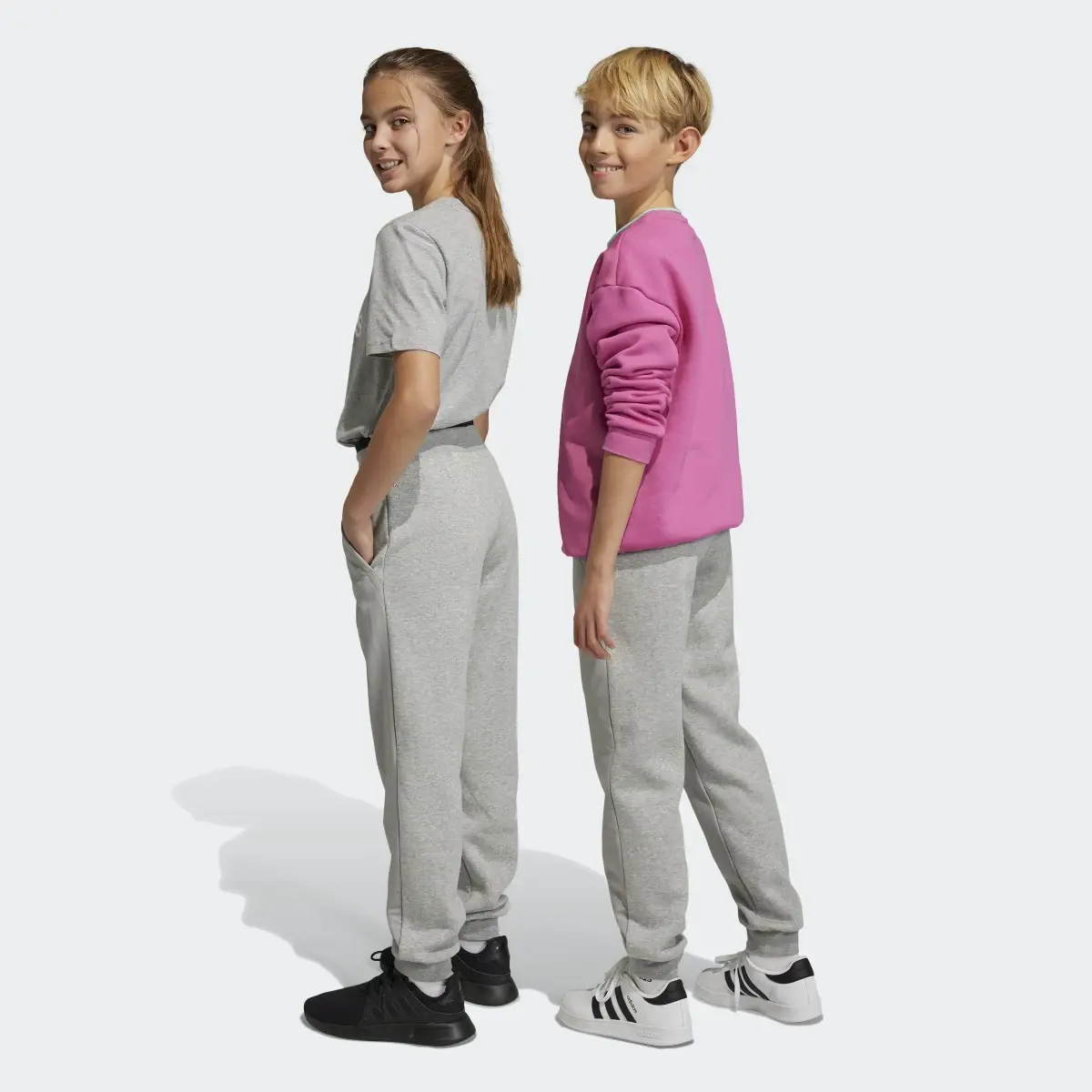 Adidas Pantaloni All SZN Fleece. 2