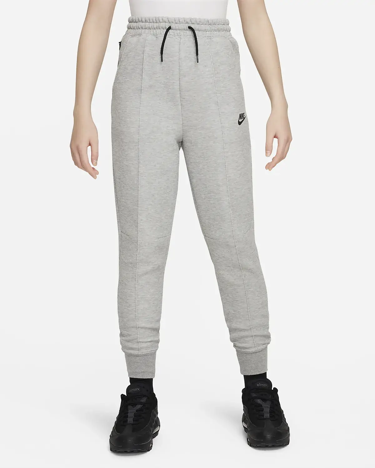 Nike Sportswear Tech Fleece. 1