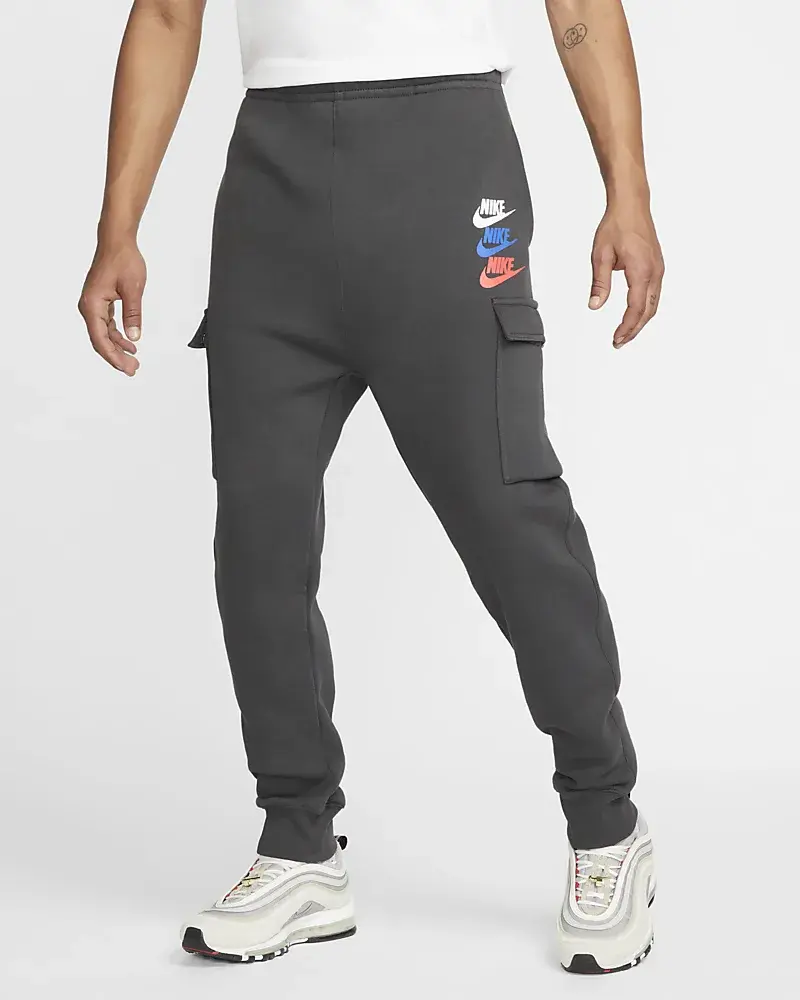 Nike Sportswear Standard Issue. 1 Nike Sportswear Standard Issue. 1
