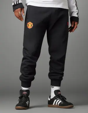 Manchester United Essentials Trefoil Pants