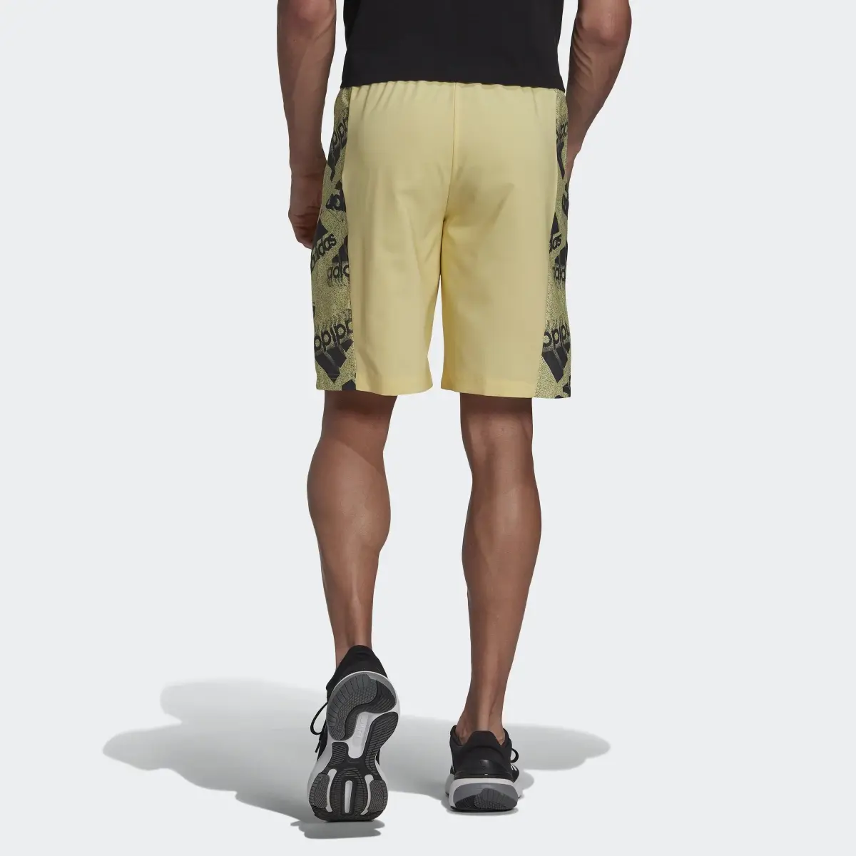 Adidas Short tissé Essentials BrandLove. 2