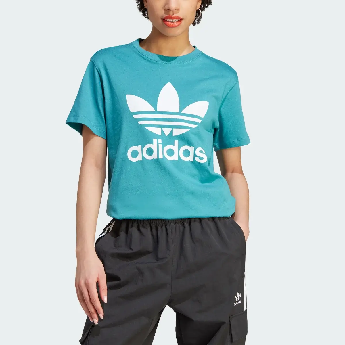 Adidas Adicolor Classics Trefoil Tee. 1