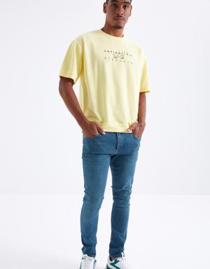 Sarı Küçük Yazı Nakışlı O Yaka Erkek Oversize T-Shirt - 88103