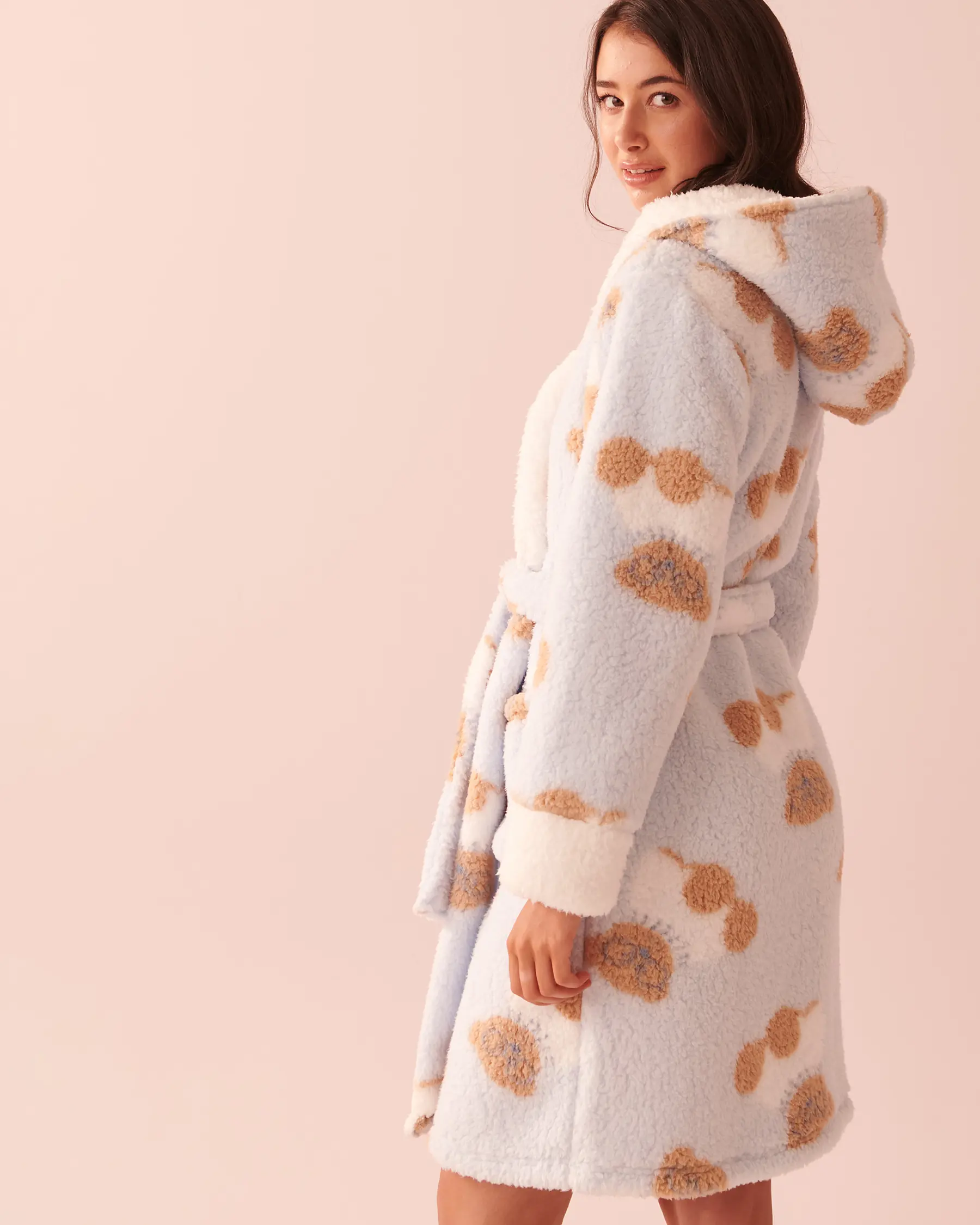 La Vie en Rose Nerdy Bear Sherpa Hooded Robe. 2