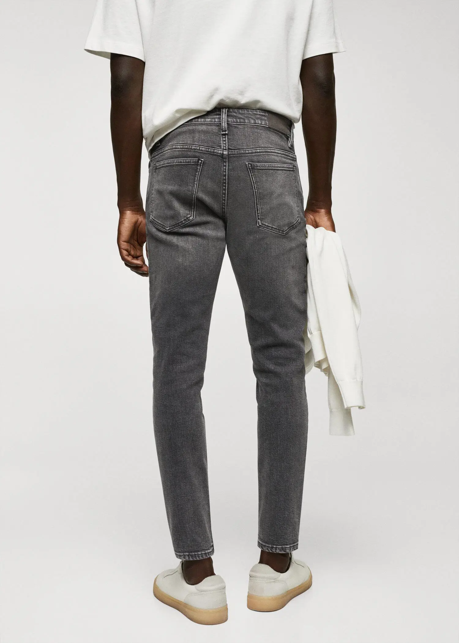 Mango Tapered-Jeans Tom in Cropped-Länge. 3