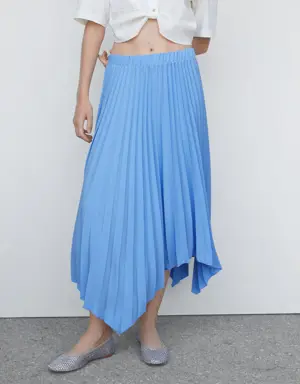 Pleated asymmetric skirt 