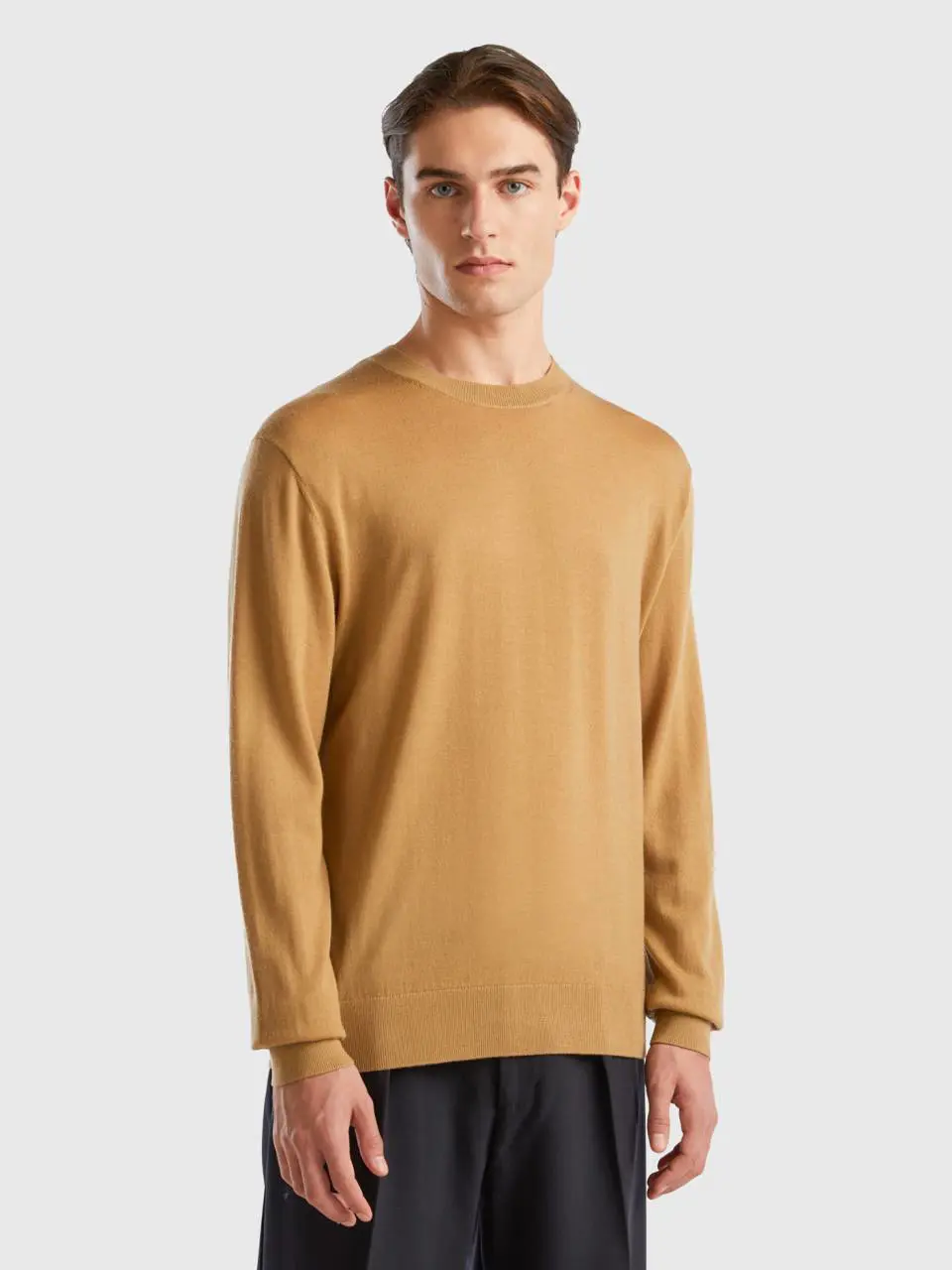 Benetton beige sweater in pure merino wool. 1